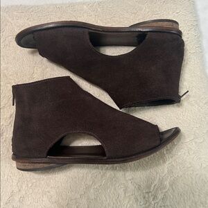 Walk by Anat Dahari Handmade Suede Open Side Booties EU 38 (US 7-7.5) Brown